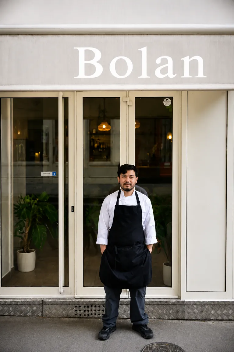เชฟ Patipan Aekpanja เชฟของ Bolan ร้านอาหารไทยร่วมสมัยในปารีสเขต 5